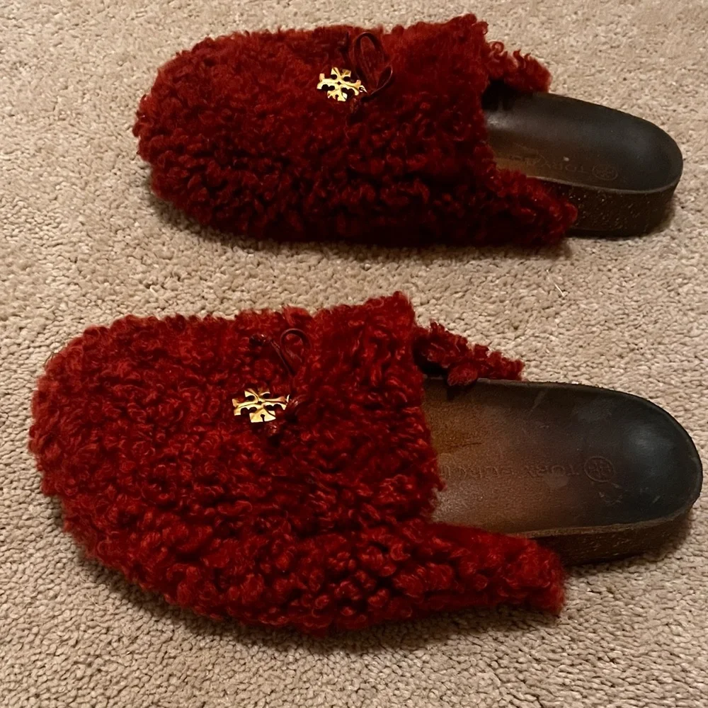 Tory Charm Mammouth Shearling Mules